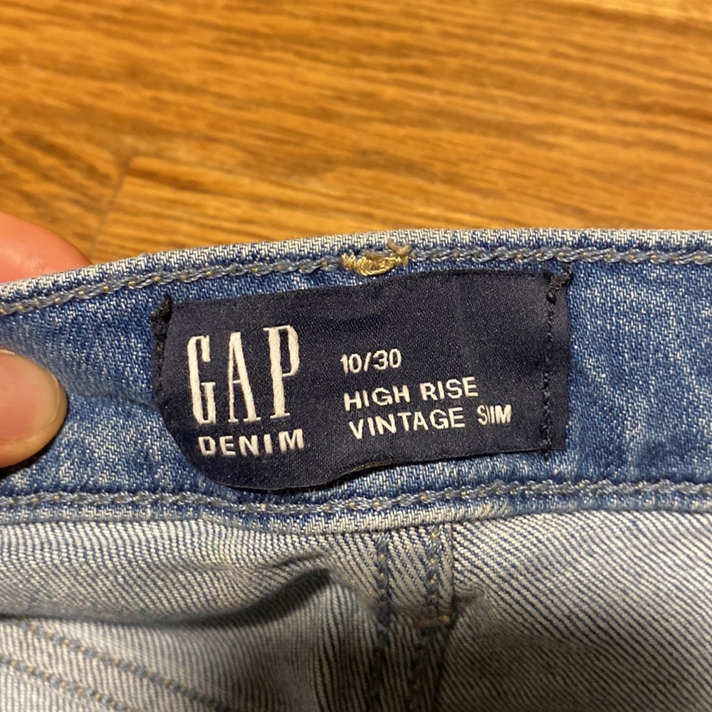 EUC Gap High Rise Jeans - Picture 2 of 3